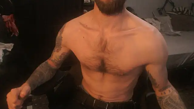 Snapshot of SexxxyLouis chatting on 03/22/26, 08:51 SexxxyLouis online show from 03/22/26, 08:51