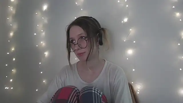  Hanna Moon  online show from 12/05/25, 10:13