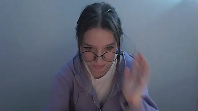  Hanna Moon  online show from 12/18/25, 09:04