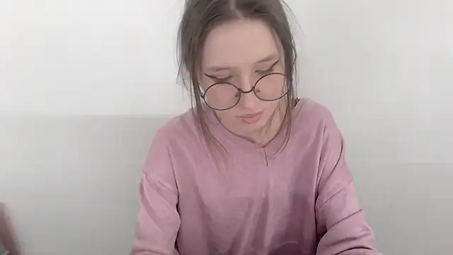 Snapshot of _Hanna_Moon_ chatting on 04/15/26, 12:12 Hanna Moon online show from 04/15/26, 12:12