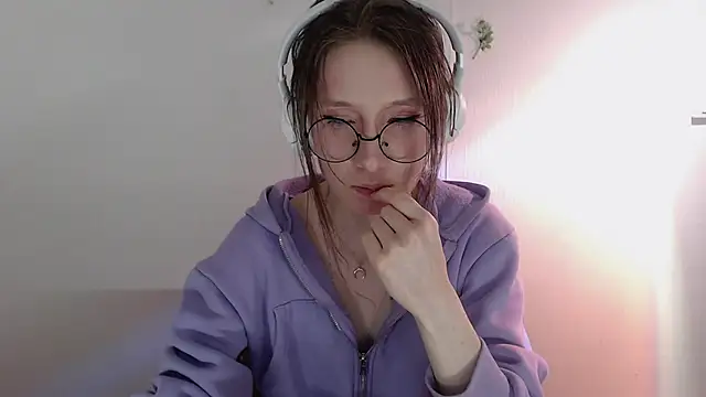 Snapshot of _Hanna_Moon_ chatting on 05/18/26, 01:17 Hanna Moon online show from 05/18/26, 01:17
