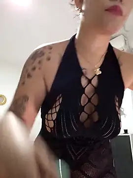 Snapshot of little_susie chatting on 11/04/25, 09:19 little susie online show from 11/04/25, 09:19