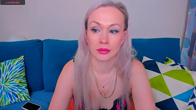 EllenMoore online show from 09/14/25, 03:05