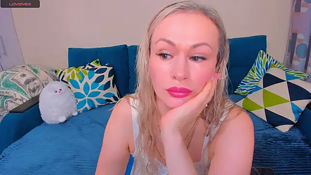 EllenMoore online show from 11/14/25, 03:05