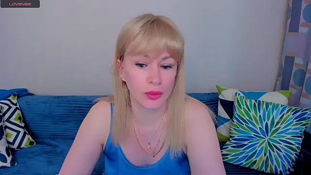 EllenMoore online show from 06/11/26, 03:04