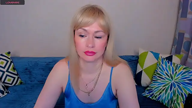 EllenMoore online show from 06/22/26, 03:25