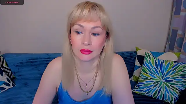 EllenMoore online show from 06/27/26, 03:11