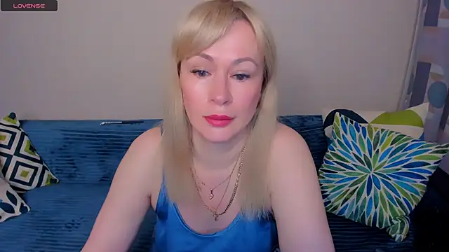EllenMoore online show from 06/29/26, 03:02
