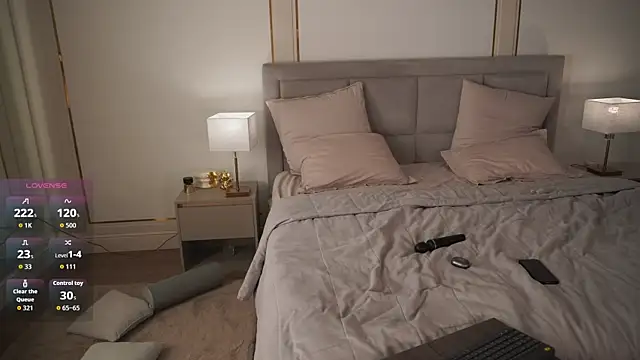 eseniyavl online show from 10/21/25, 04:57