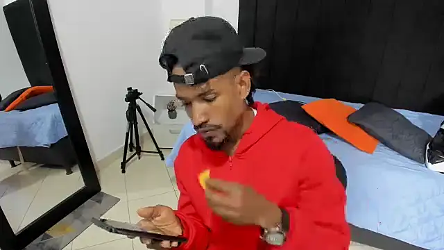 Snapshot of anhtony_wayans chatting on 10/07/25, 12:41 anhtony wayans online show from 10/07/25, 12:41