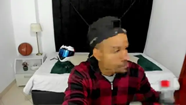 Snapshot of anhtony_wayans chatting on 10/15/25, 12:00 anhtony wayans online show from 10/15/25, 12:00