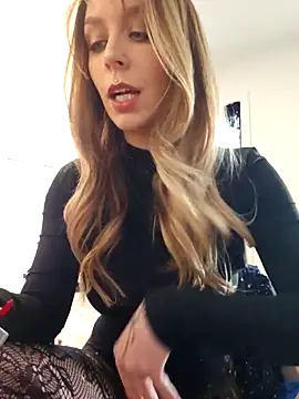 LilyOrion online show from 02/12/26, 06:25