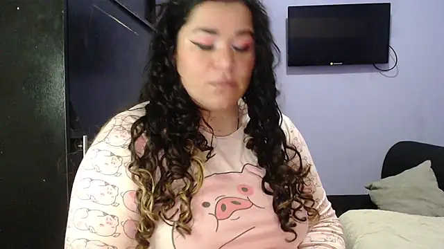 ANGELIQUE KLANE online show from 02/02/25, 06:37