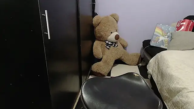 ANGELIQUE KLANE online show from 02/16/25, 09:38