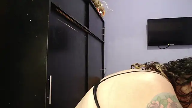 ANGELIQUE KLANE online show from 02/20/25, 04:18