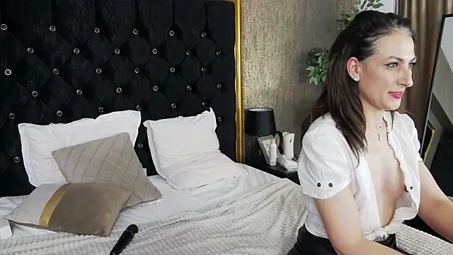 LisaCroft online show from 02/17/25, 09:13