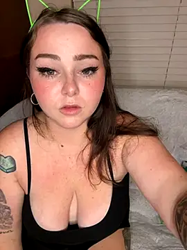 Kira tattoo online show from 10/19/25, 04:35