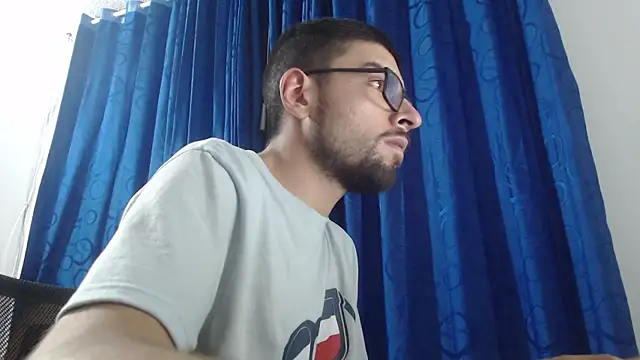 Snapshot of fvckolombianguyy chatting on 02/07/25, 04:37 fvckolombianguyy online show from 02/07/25, 04:37