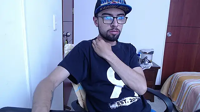 Snapshot of fvckolombianguyy chatting on 02/07/25, 09:37 fvckolombianguyy online show from 02/07/25, 09:37