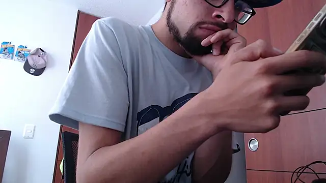 Snapshot of fvckolombianguyy chatting on 02/20/25, 08:25 fvckolombianguyy online show from 02/20/25, 08:25