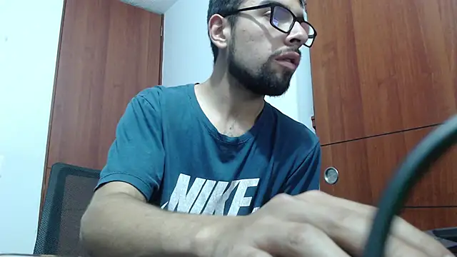 Snapshot of fvckolombianguyy chatting on 02/23/25, 02:07 fvckolombianguyy online show from 02/23/25, 02:07