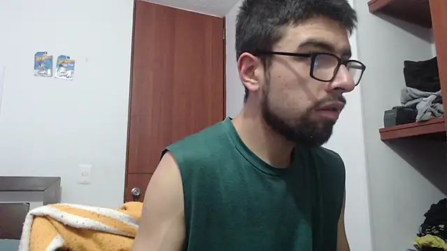 Snapshot of fvckolombianguyy chatting on 02/25/25, 03:49 fvckolombianguyy online show from 02/25/25, 03:49