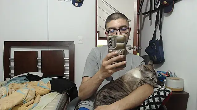 Snapshot of fvckolombianguyy chatting on 03/07/25, 01:09 fvckolombianguyy online show from 03/07/25, 01:09