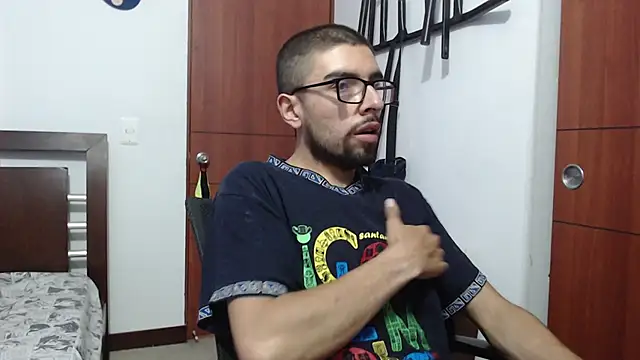 Snapshot of fvckolombianguyy chatting on 03/11/25, 09:26 fvckolombianguyy online show from 03/11/25, 09:26