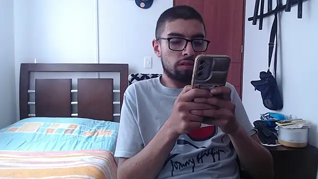 Snapshot of fvckolombianguyy chatting on 03/13/25, 07:17 fvckolombianguyy online show from 03/13/25, 07:17