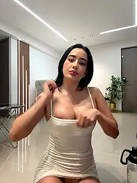 CATALINA RESTREPO online show from 10/04/25, 12:08