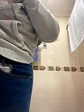 Fancyxlove online show from 11/12/25, 12:38