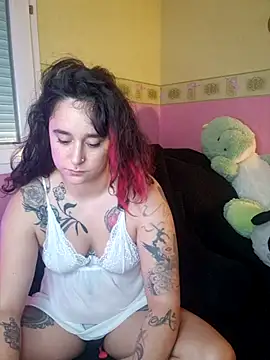 Snapshot of midnaxsg chatting on 11/07/25, 10:26 midnaxsg online show from 11/07/25, 10:26