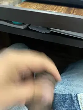 Snapshot of kavilv69fuck chatting on 12/12/24, 05:42 kavilv69fuck online show from 12/12/24, 05:42