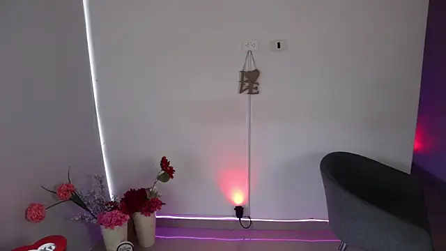  Vahos  online show from 02/15/25, 10:10