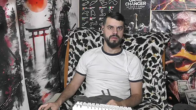 Snapshot of 00george chatting on 12/17/25, 09:10 00george online show from 12/17/25, 09:10