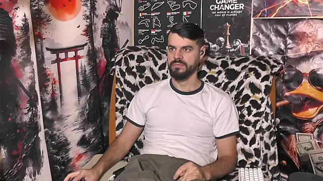 Snapshot of 00george chatting on 12/18/25, 01:28 00george online show from 12/18/25, 01:28