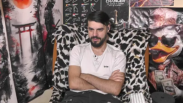 Snapshot of 00george chatting on 12/22/25, 01:02 00george online show from 12/22/25, 01:02