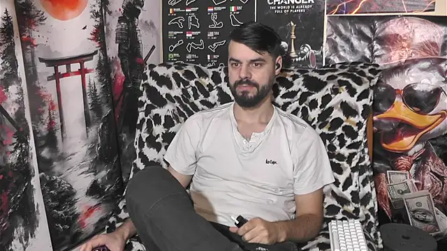 Snapshot of 00george chatting on 12/22/25, 08:17 00george online show from 12/22/25, 08:17