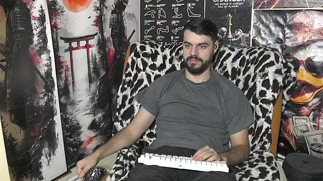 Snapshot of 00george chatting on 01/08/26, 02:03 00george online show from 01/08/26, 02:03