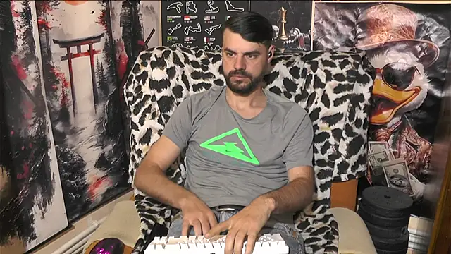 Snapshot of 00george chatting on 04/23/26, 03:41 00george online show from 04/23/26, 03:41