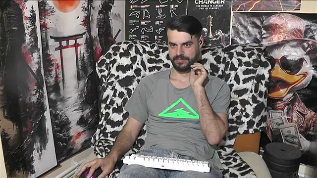 Snapshot of 00george chatting on 04/24/26, 07:11 00george online show from 04/24/26, 07:11