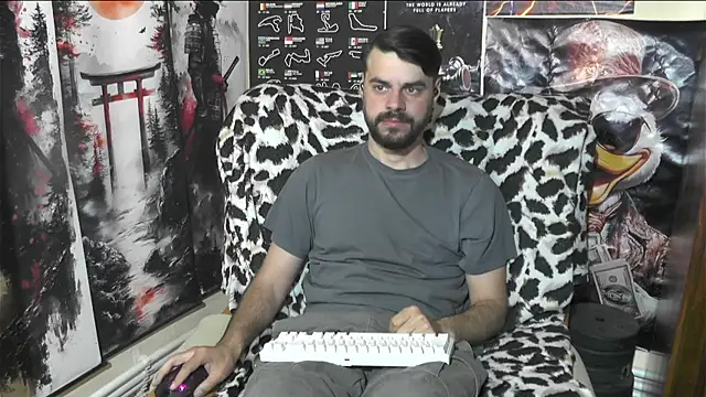 Snapshot of 00george chatting on 04/27/26, 12:30 00george online show from 04/27/26, 12:30