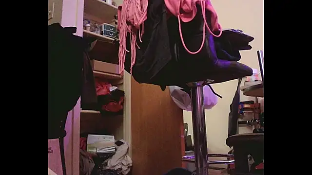 Snapshot of Mikela_Alexa chatting on 12/06/24, 04:06 Mikela Alexa online show from 12/06/24, 04:06