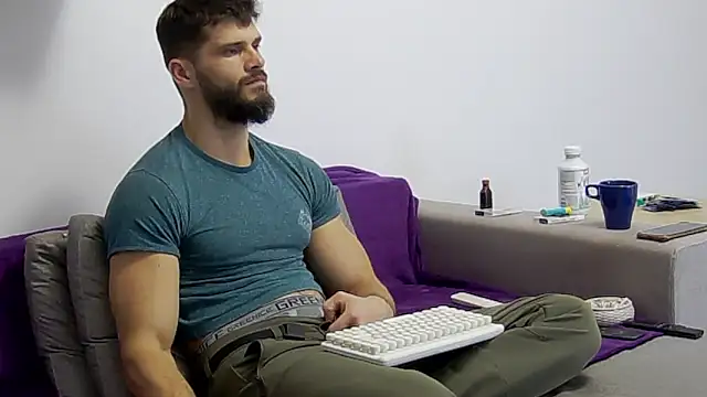 Snapshot of MauroTwin chatting on 01/11/25, 02:58 MauroTwin online show from 01/11/25, 02:58