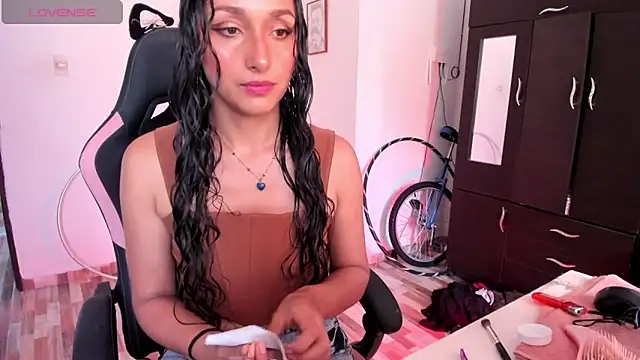 adrena 10 online show from 04/29/26, 04:44