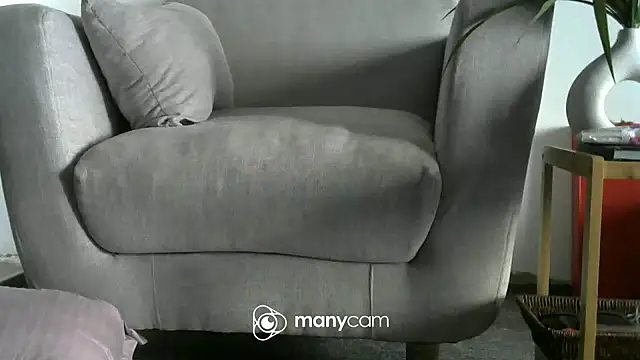 Snapshot of missytrig chatting on 02/24/25, 02:37 missytrig online show from 02/24/25, 02:37