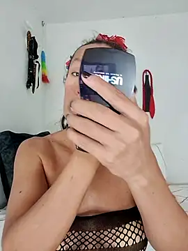 Snapshot of YOURSDEBORA chatting on 03/17/26, 06:33 YOURSDEBORA online show from 03/17/26, 06:33