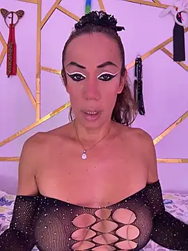YOURSDEBORA online show from 04/30/26, 07:20