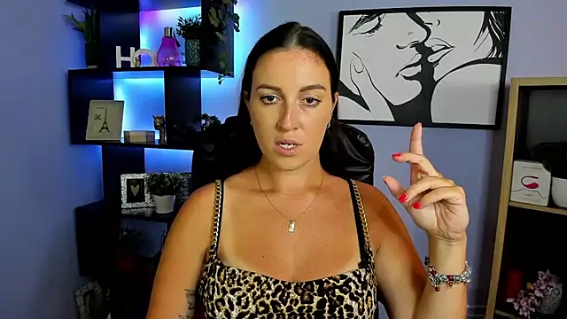 Snapshot of FUN_AMI chatting on 10/07/25, 01:30 FUN AMI online show from 10/07/25, 01:30