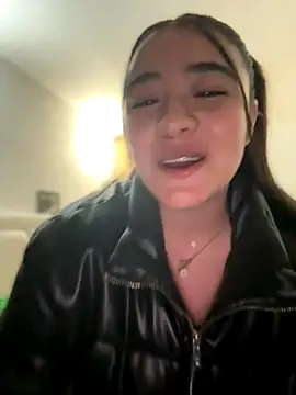 Snapshot of vaneelee chatting on 12/04/25, 03:16 vaneelee online show from 12/04/25, 03:16